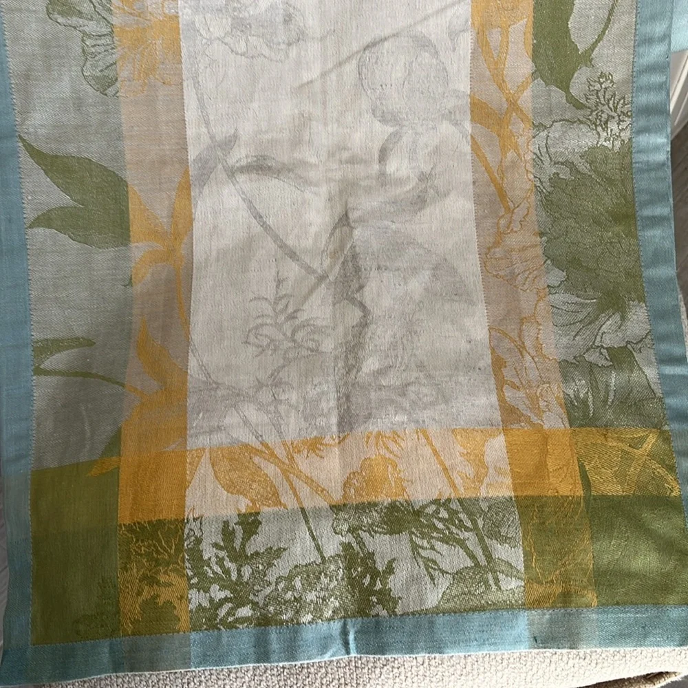Williams Sonoma linen cotton table runner 18x108 Jacquard pastel lt blue yellow